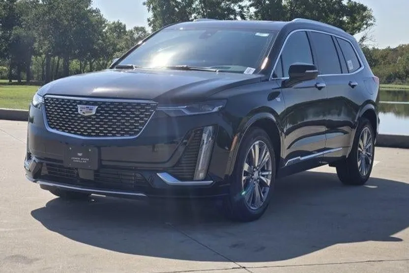 2025 Cadillac XT6 Premium Luxury photo 1