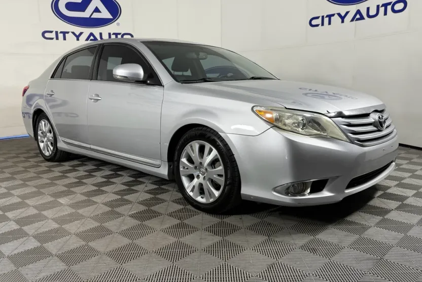 2012 Toyota Avalon photo 1