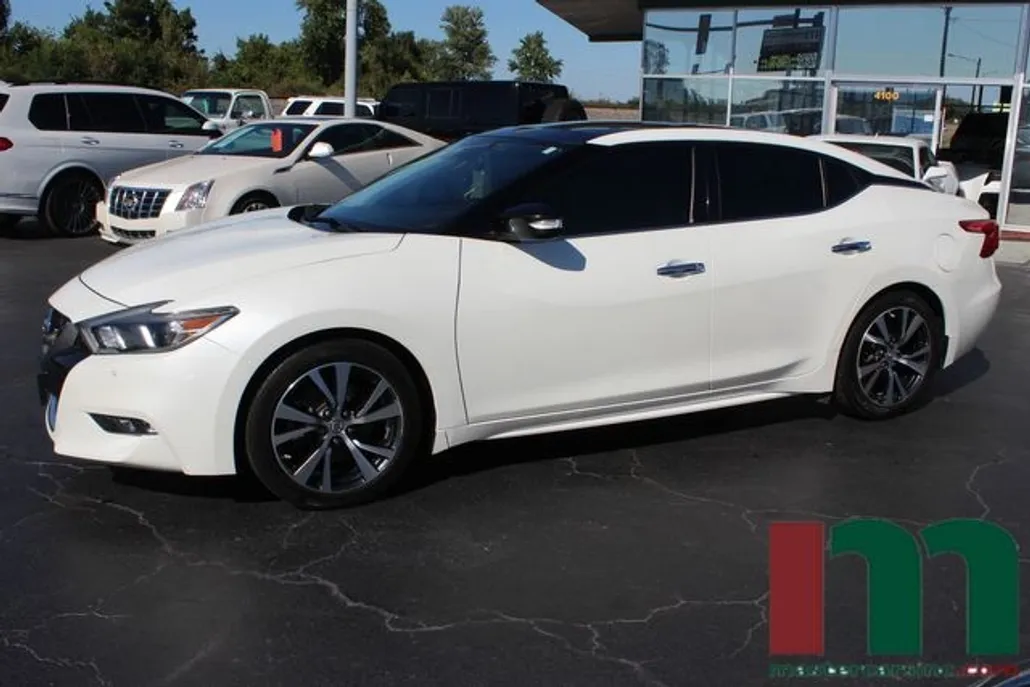 2017 Nissan Maxima SL photo 1