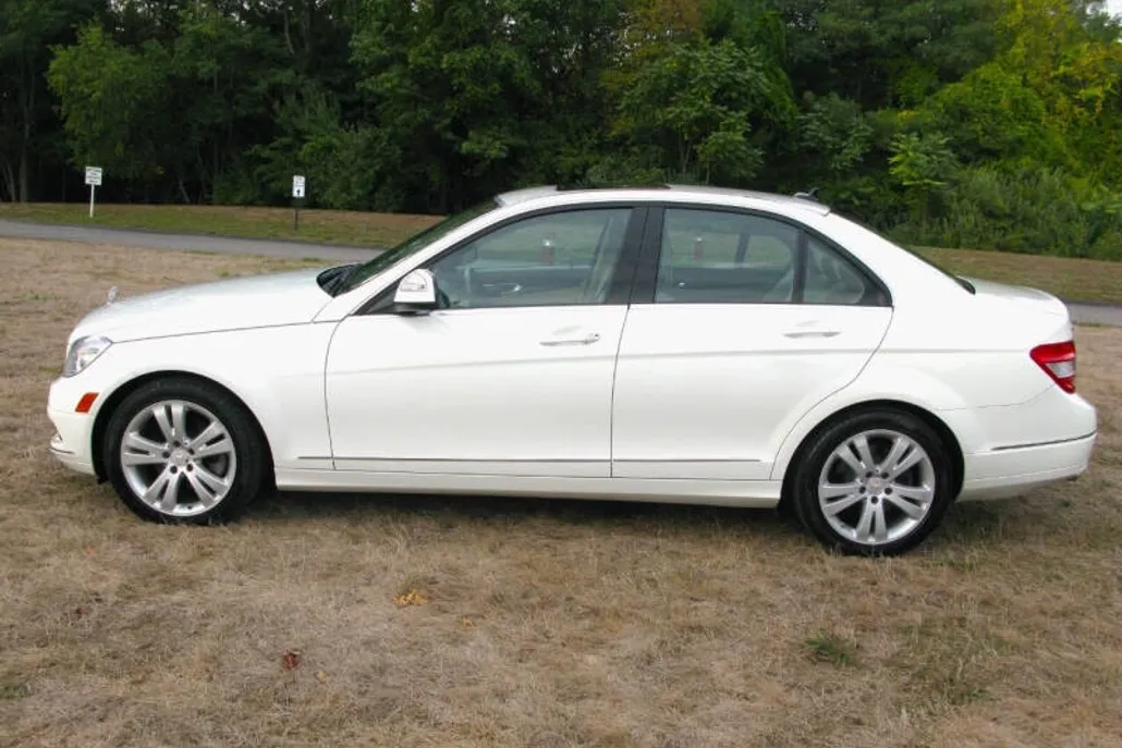 2009 Mercedes Benz C 300 Luxury 4MATIC photo 1