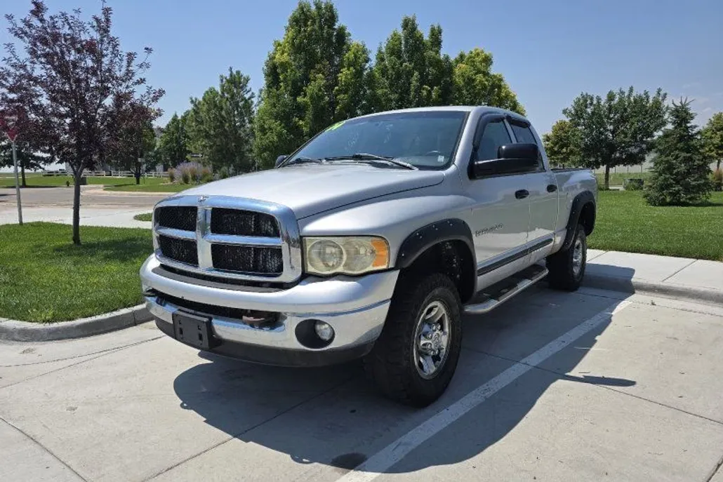 2004 Dodge Ram SLT photo 1