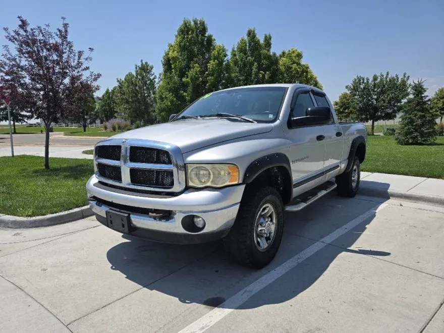 2004 Dodge Ram SLT photo 1