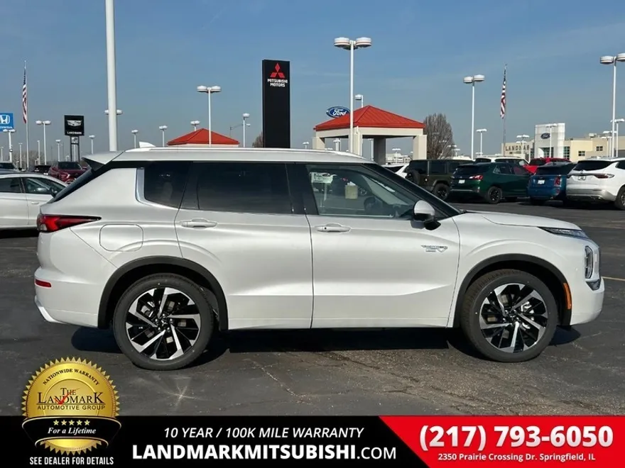 2025 Mitsubishi Outlander SEL photo 1
