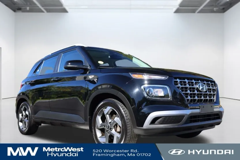 2023 Hyundai Venue SEL photo 1