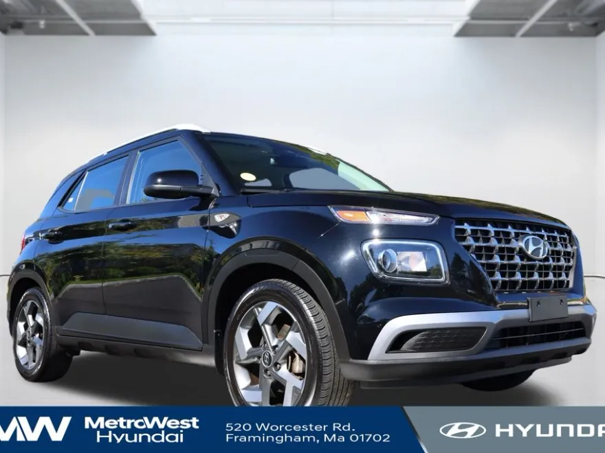 2023 Hyundai Venue SEL photo 1