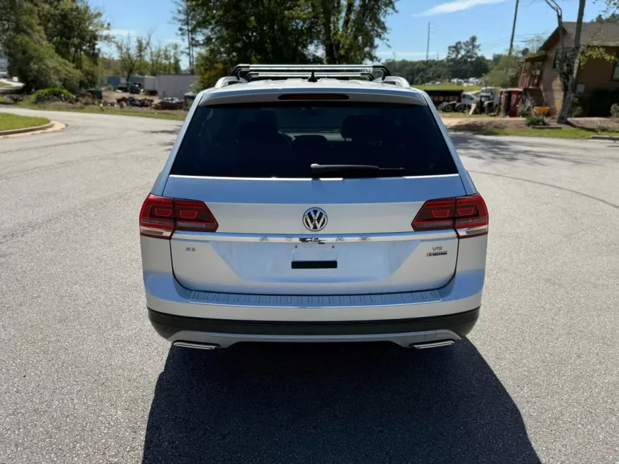 2018 Volkswagen Atlas SE photo 1