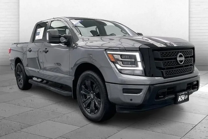 2024 Nissan Titan SV photo 1