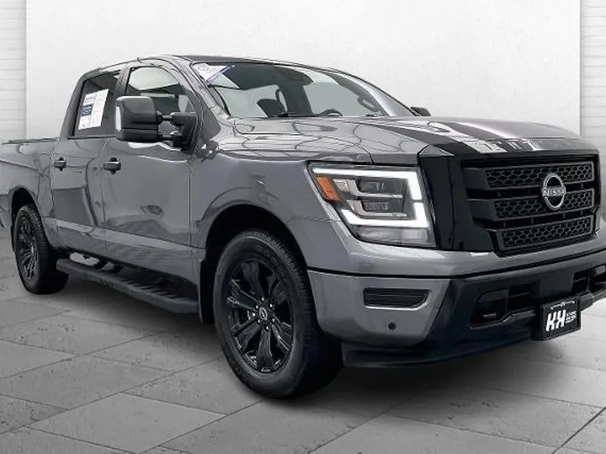 2024 Nissan Titan SV photo 1