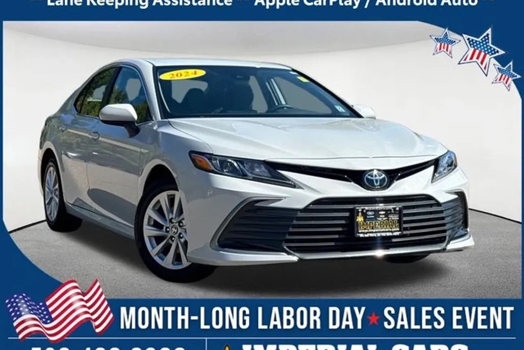 2024 Toyota Camry LE photo 1