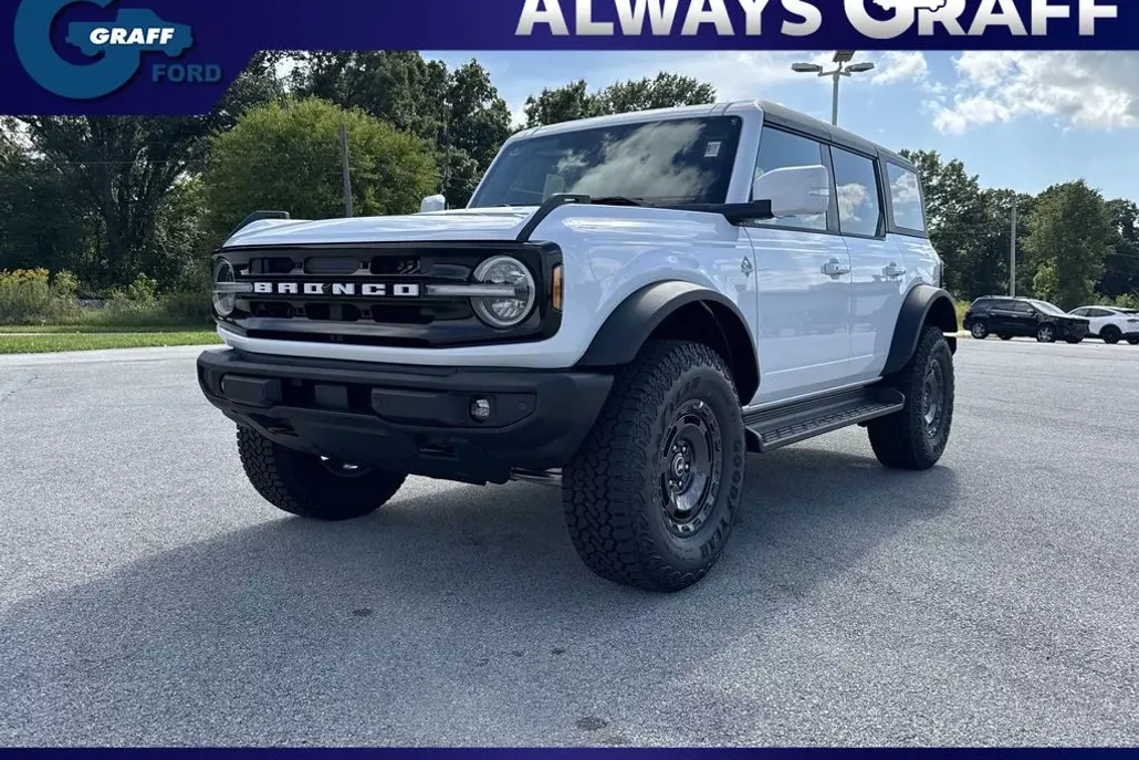 2025 Ford Bronco Outer Banks photo 1
