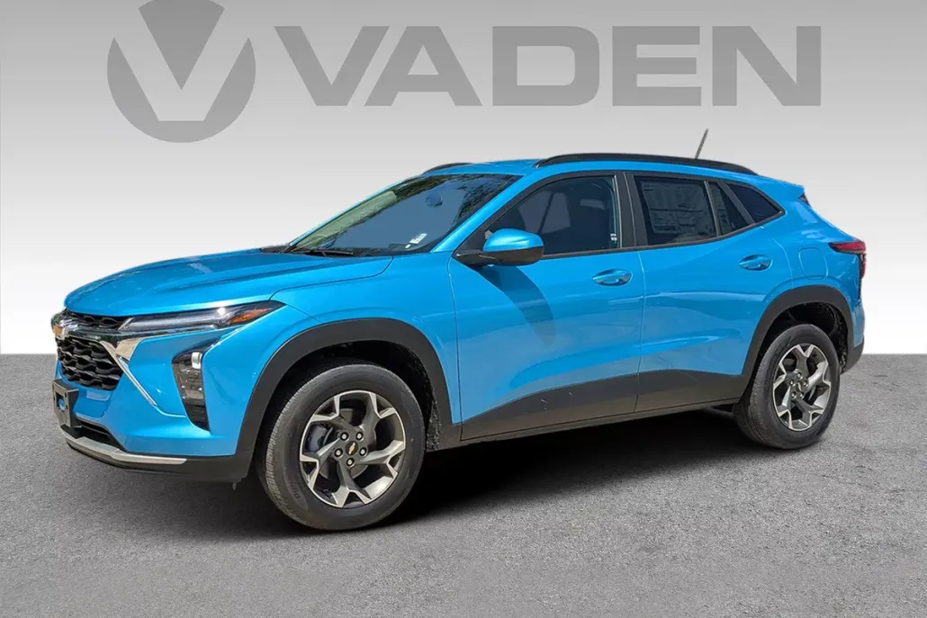 2025 Chevrolet Trax LT photo 1