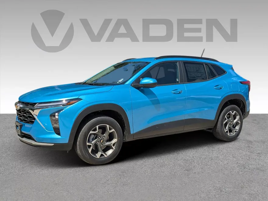 2025 Chevrolet Trax LT photo 1