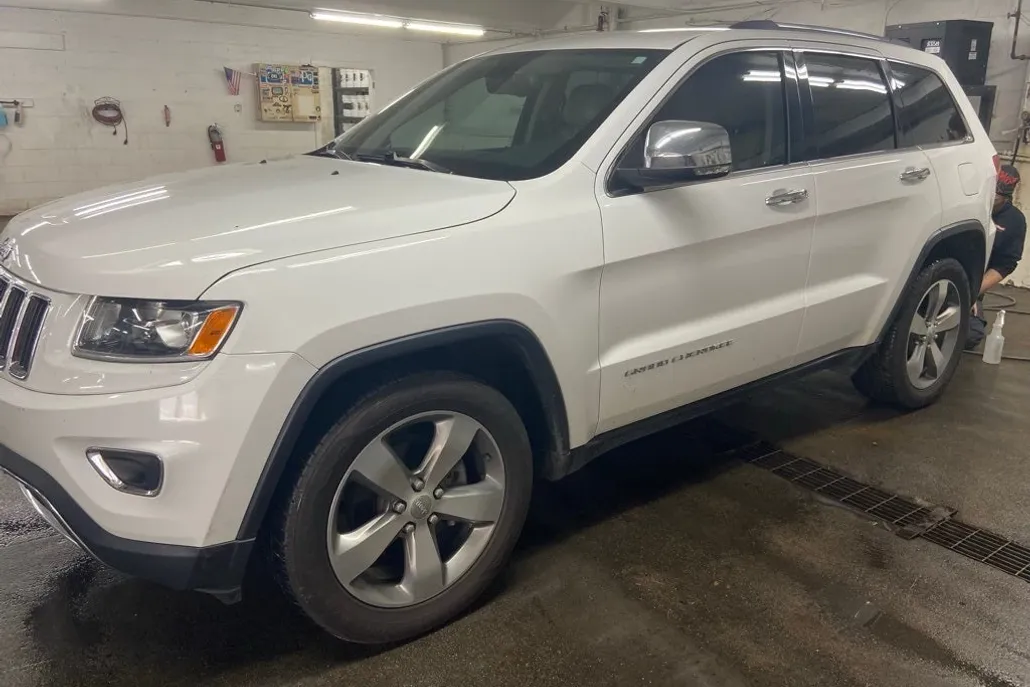 2016 Jeep Grand Cherokee Limited photo 1