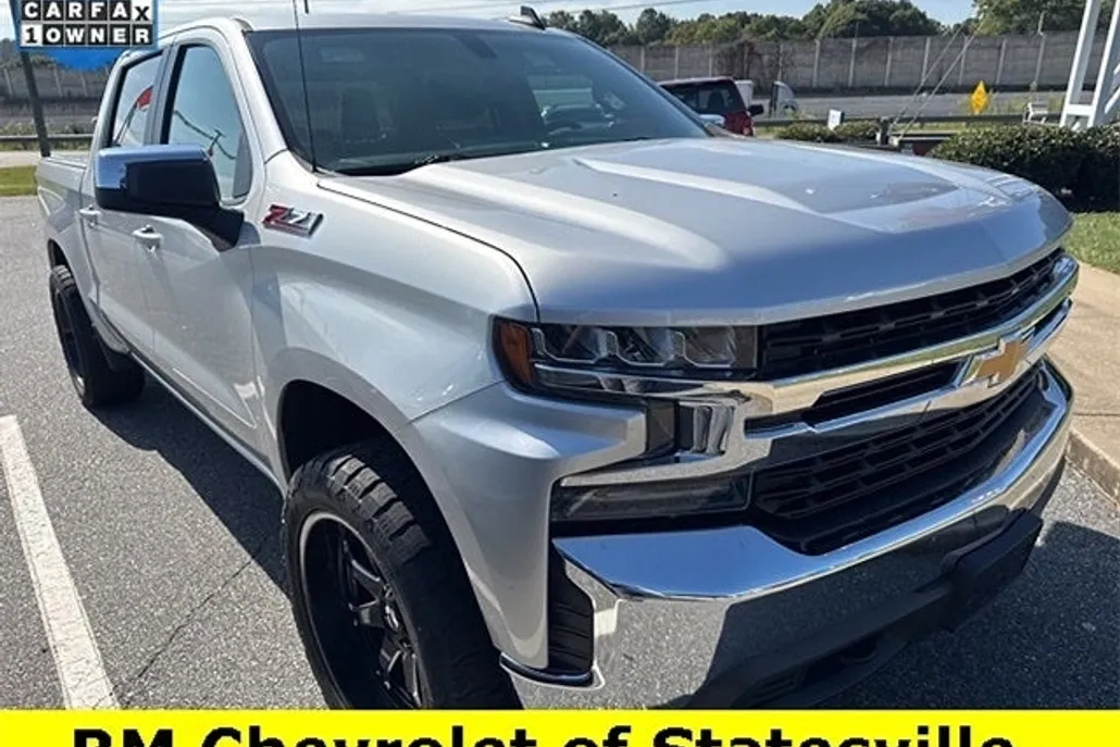 2020 Chevrolet Silverado 1500 LT photo 1