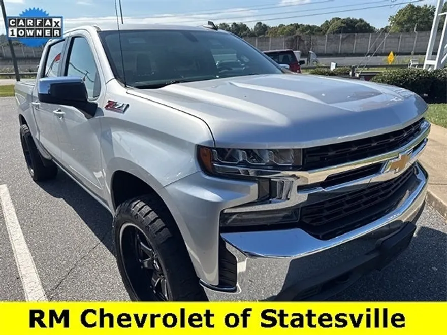 2020 Chevrolet Silverado 1500 LT photo 1