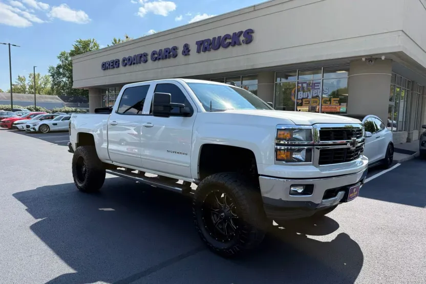 2015 Chevrolet Silverado 1500 LT photo 1
