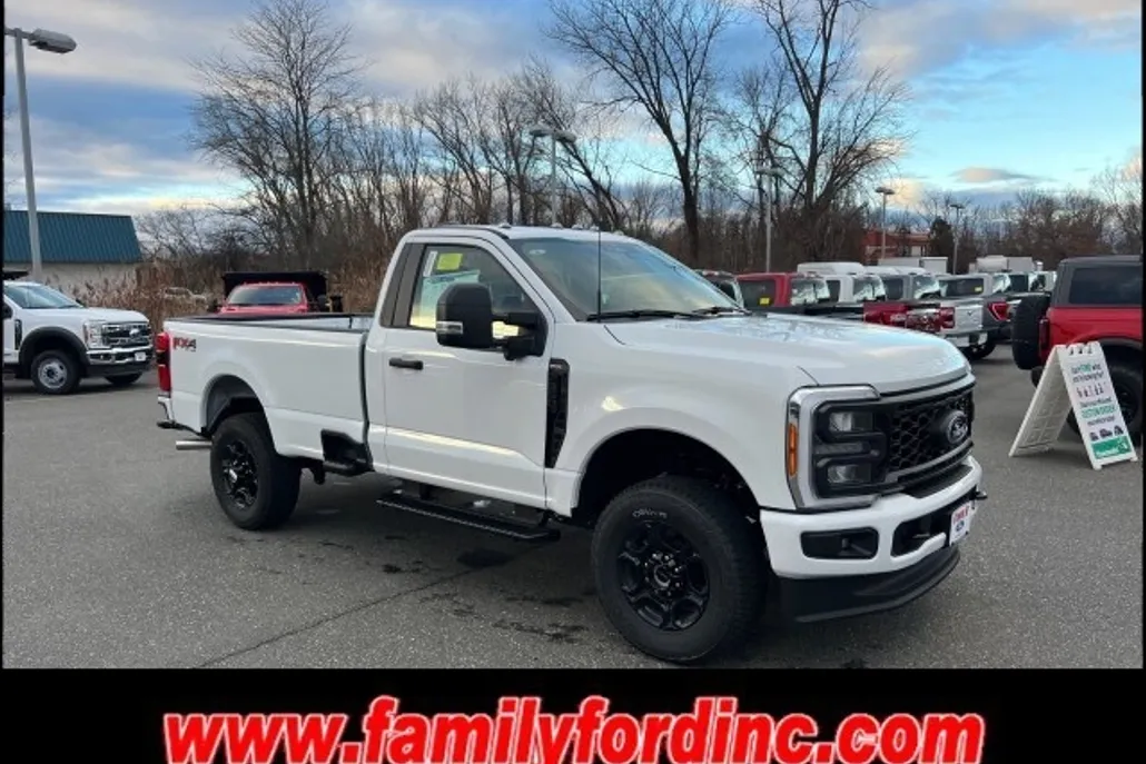 2023 Ford F-350 photo 1