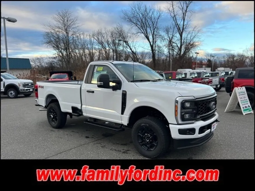 2023 Ford F-350 photo 1