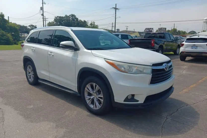 2015 Toyota Highlander XLE photo 1