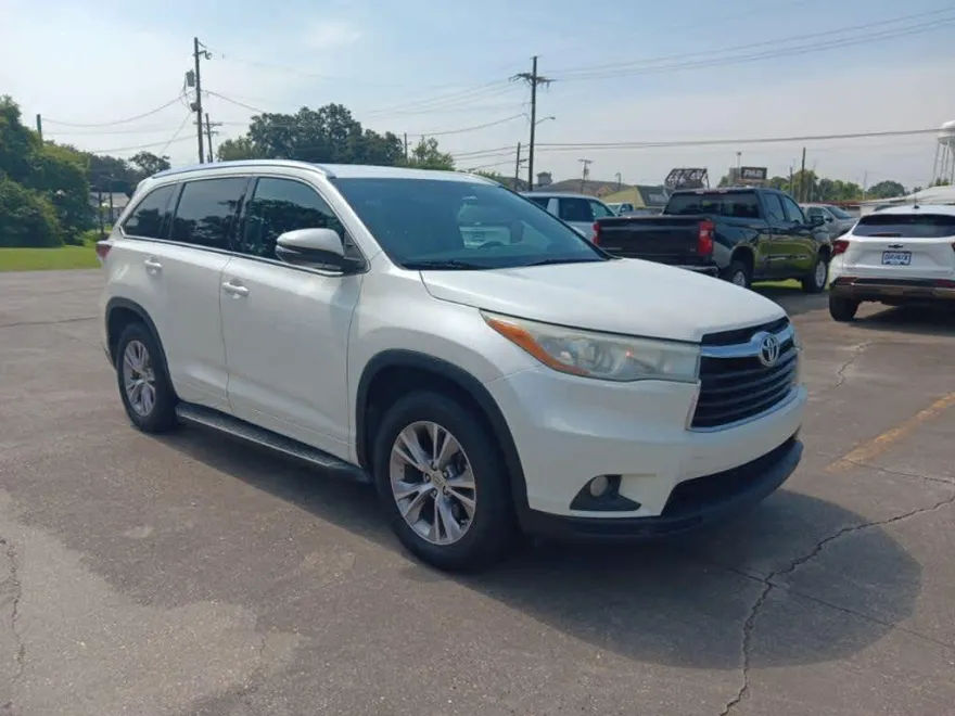 2015 Toyota Highlander XLE photo 1