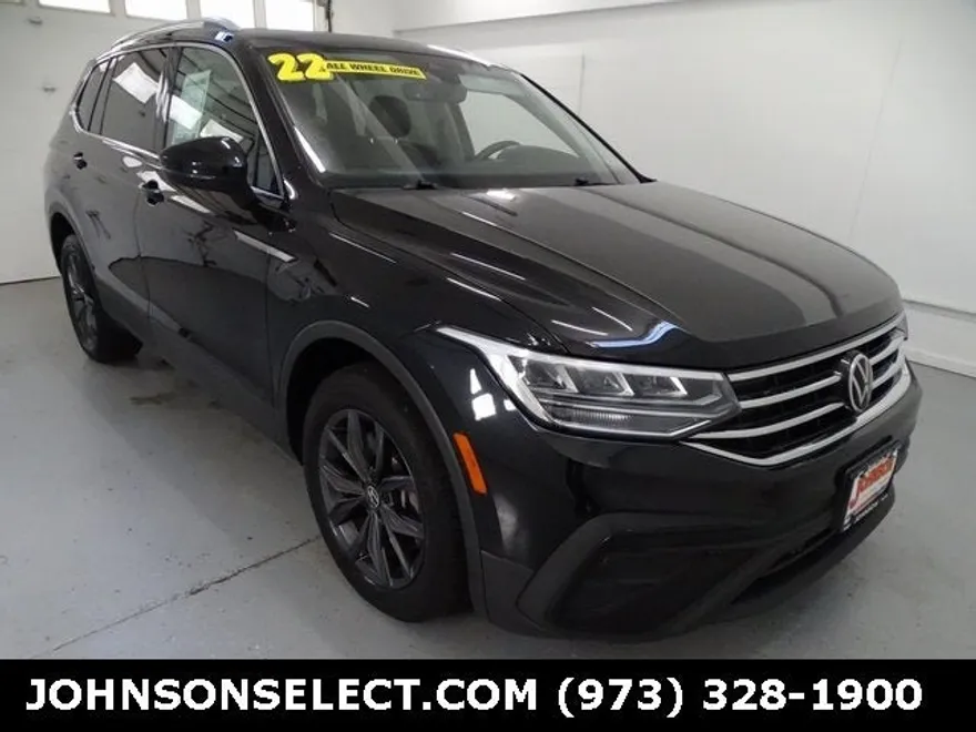 2022 Volkswagen Tiguan SE photo 1