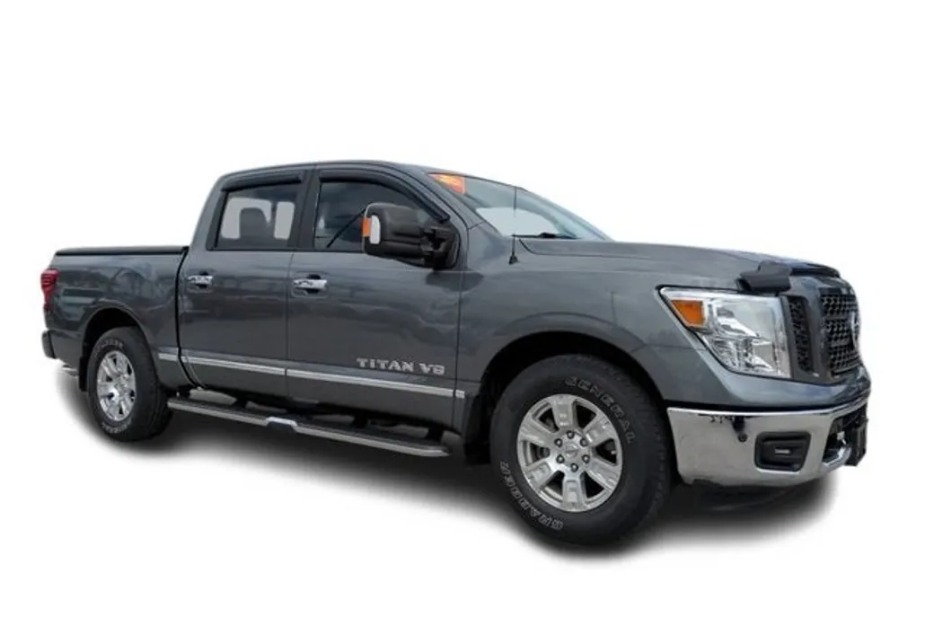 2019 Nissan Titan SV photo 1