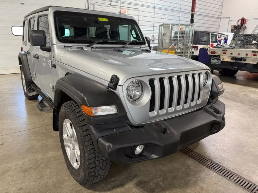 2022 Jeep Wrangler Unlimited Sport RHD photo 1