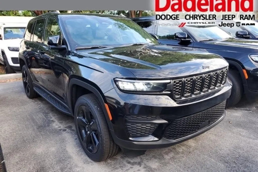 2024 Jeep Grand Cherokee Altitude photo 1