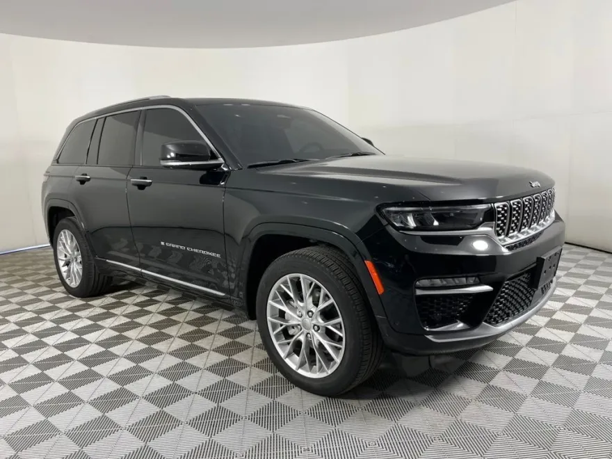 2023 Jeep Grand Cherokee Summit photo 1