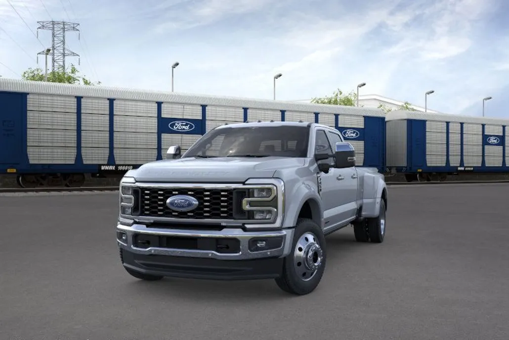 2026 Ford F-450 King Ranch photo 1