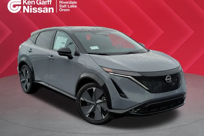 2025 Nissan ARIYA Platinum photo 1