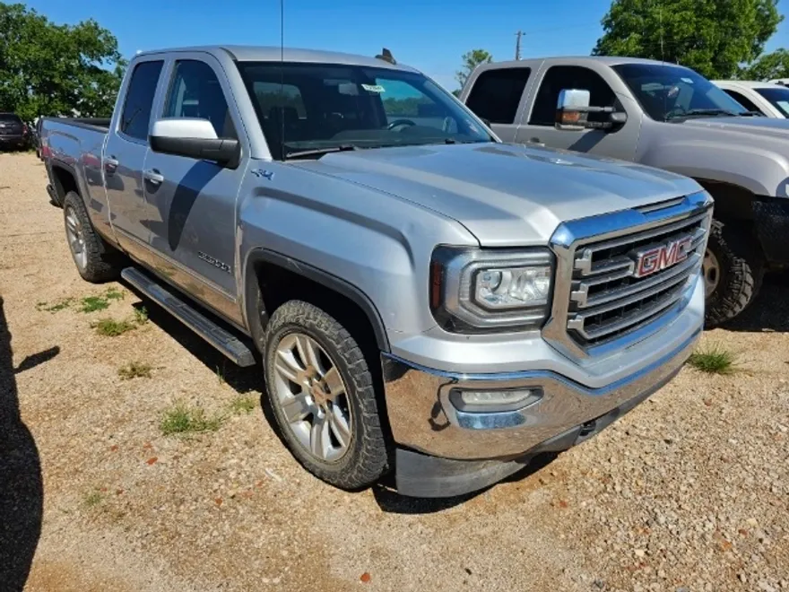 2016 Gmc Sierra 1500 SLE photo 1