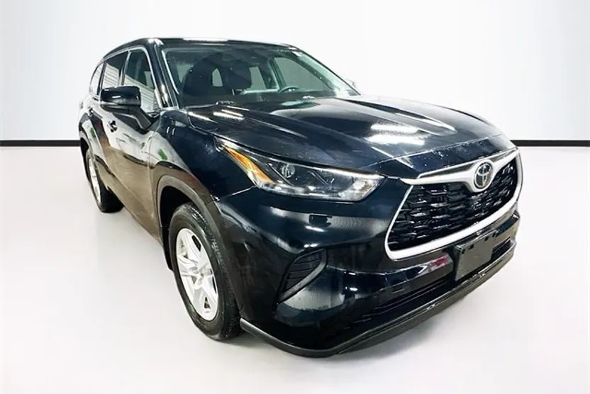 2022 Toyota Highlander L photo 1