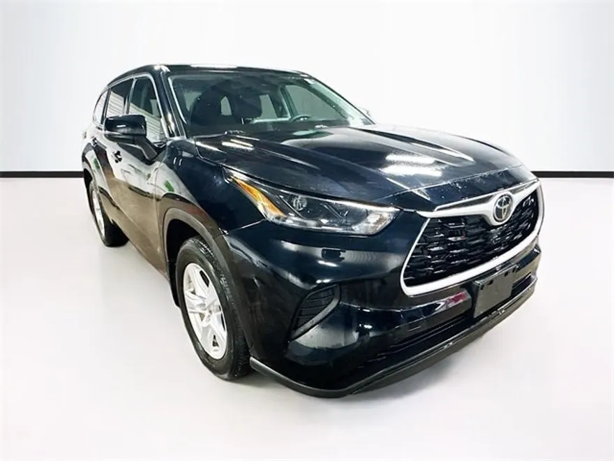 2022 Toyota Highlander L photo 1