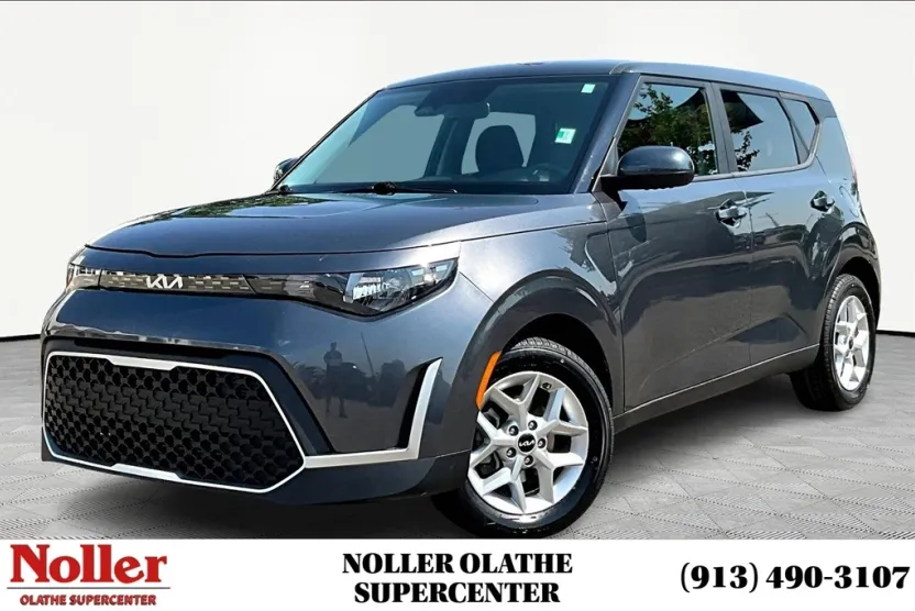 2023 Kia Soul LX photo 1