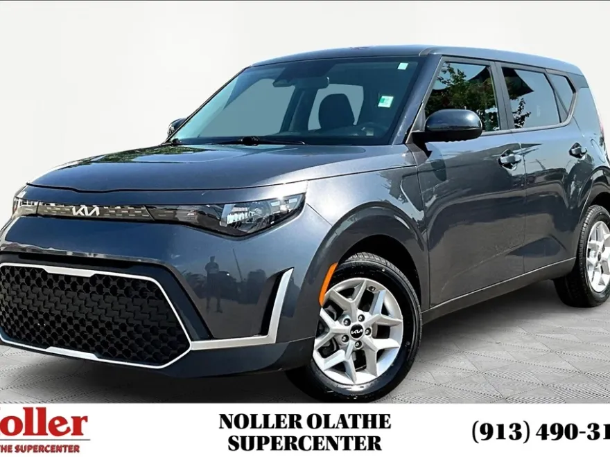 2023 Kia Soul LX photo 1