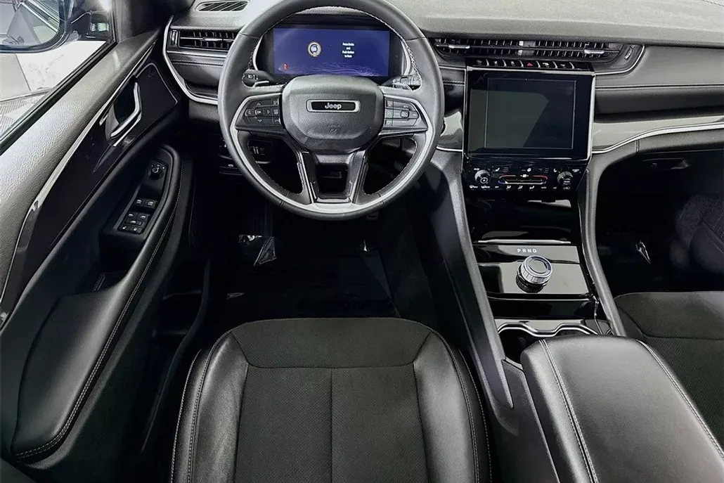 2023 Jeep Grand Cherokee Altitude photo 1