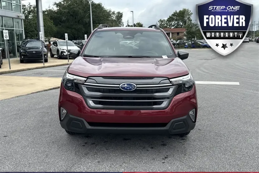 2025 Subaru Forester Premium photo 1