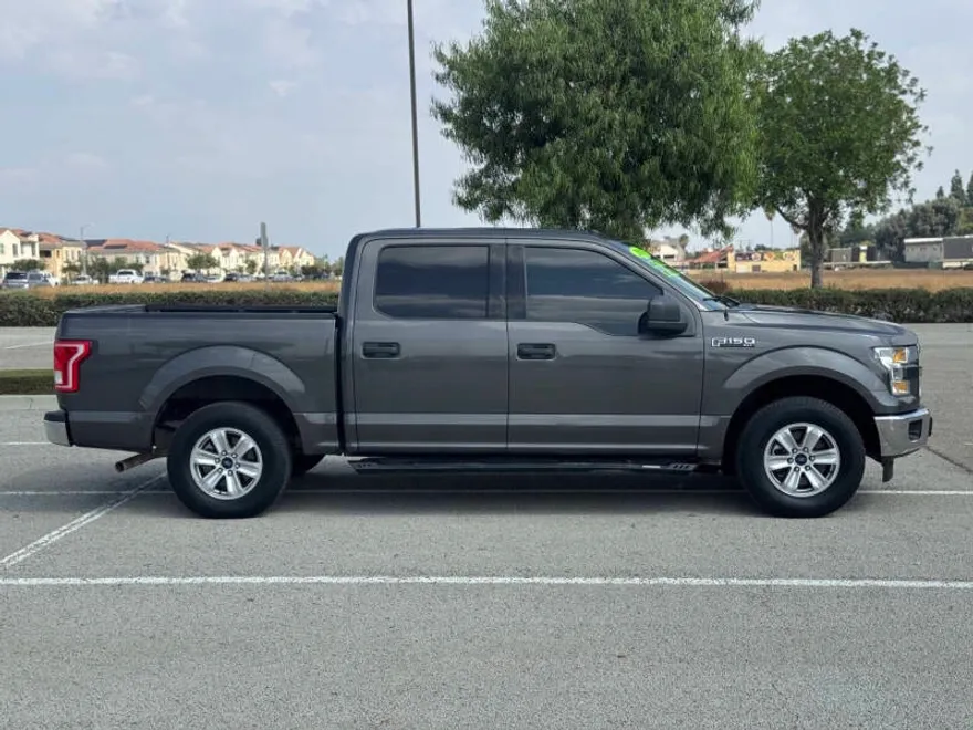 2017 Ford F-150 XLT photo 1