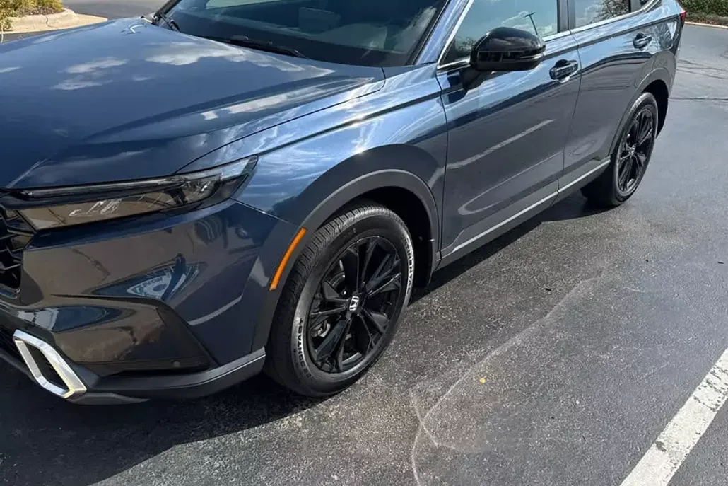 2023 Honda CR-V Hybrid Sport Touring photo 1