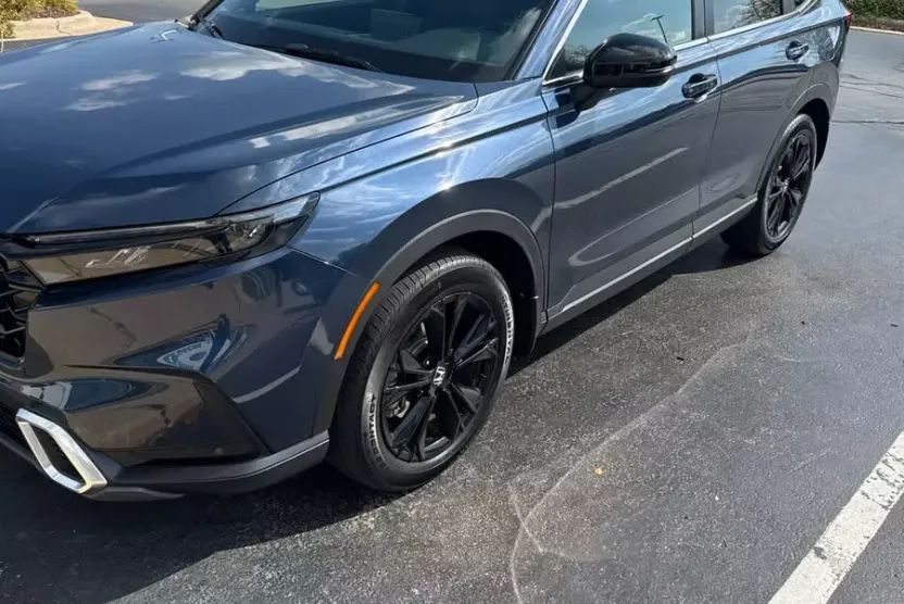 2023 Honda CR-V Hybrid Sport Touring photo 1