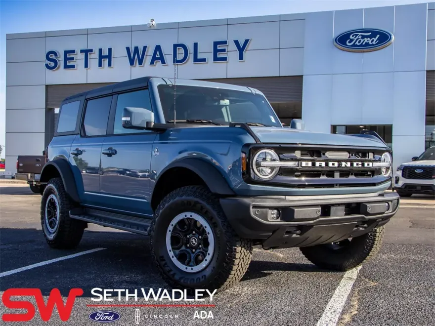 2025 Ford Bronco Outer Banks photo 1