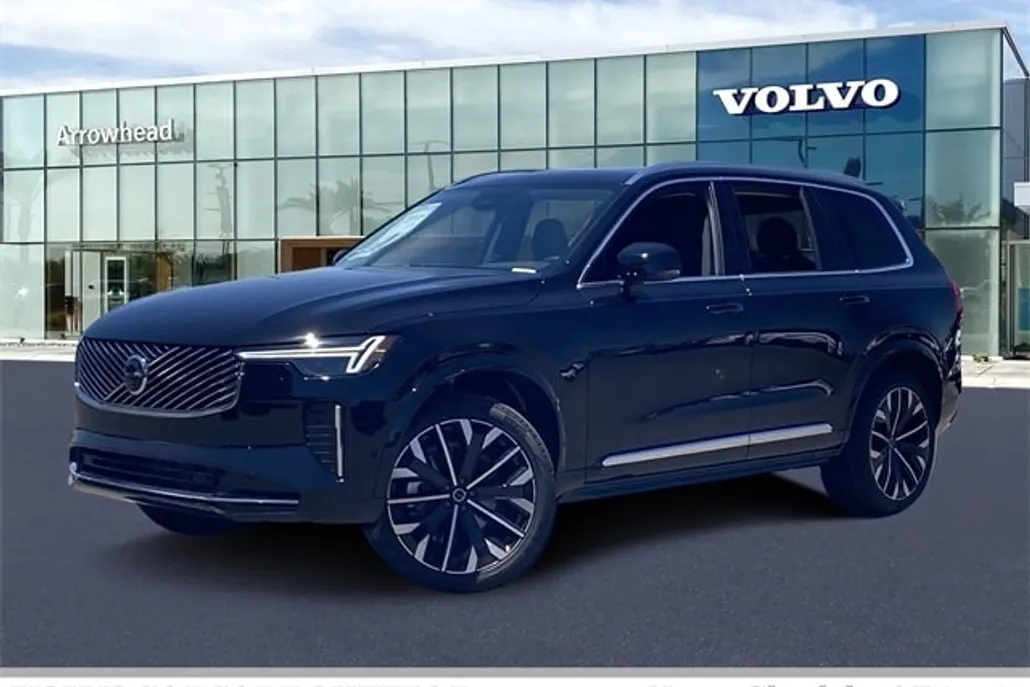 2025 Volvo XC90 Plus photo 1