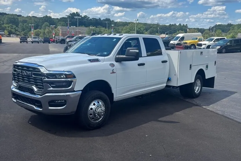 2025 Ram 3500 Tradesman photo 1