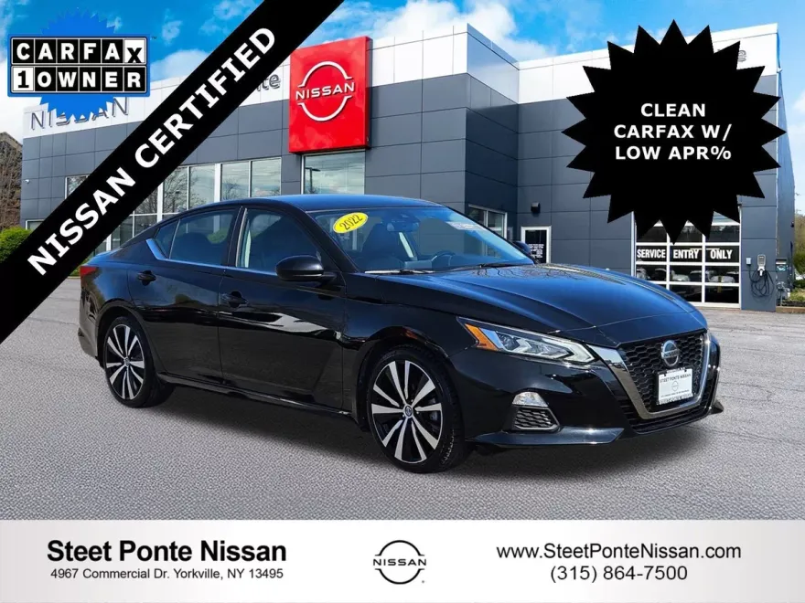 2022 Nissan Altima 2.5 SR photo 1