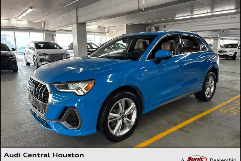 2022 Audi Q3 S line Premium Plus photo 1