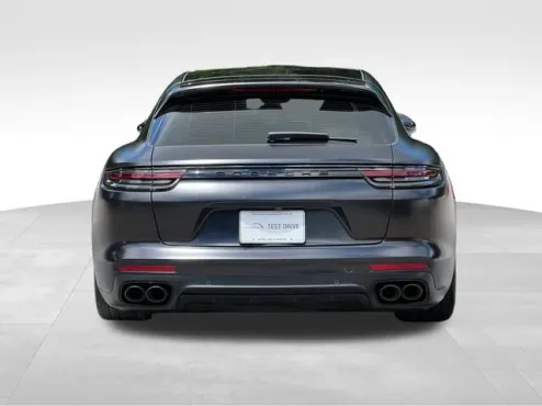 2020 Porsche Panamera GTS Sport Turismo photo 4