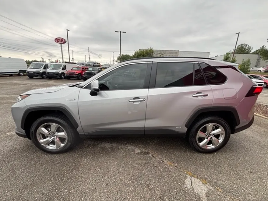 2021 Toyota RAV4 Hybrid XLE Premium photo 1