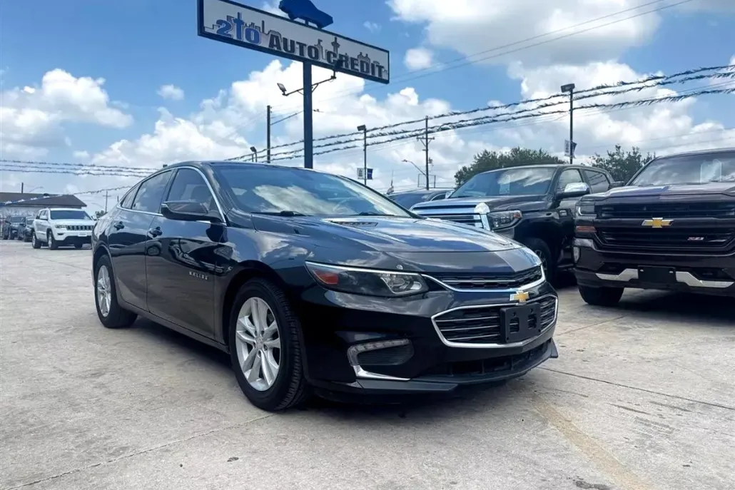 2018 Chevrolet Malibu 1LT photo 1
