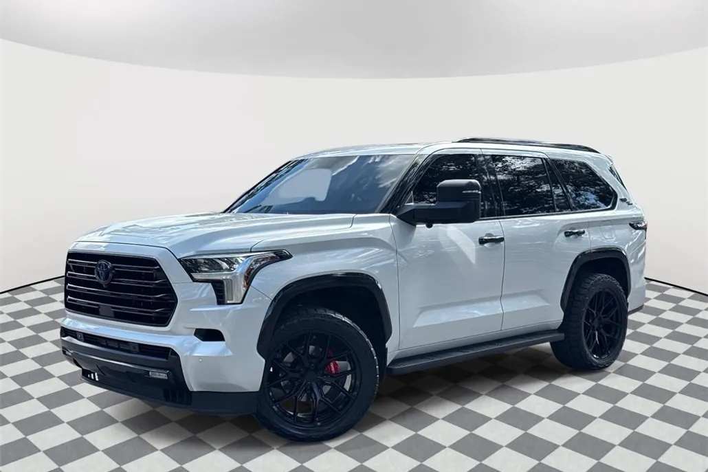 2023 Toyota Sequoia Limited photo 1